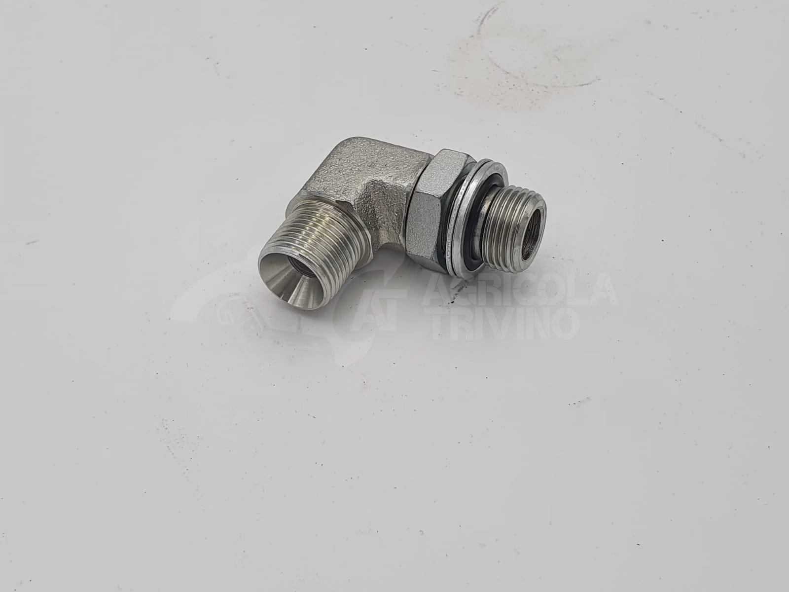 CODO ORIENTABLE 3/8 GAS A 3/8 GAS TOPAVI 1 CODO ORIENTABLE 3/8 GAS A 3/8 GAS TOPAVI