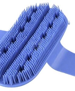 Plastic needle curry comb