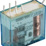 Relé 1 W 16 A 5 VCC mont. zóc.