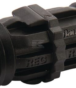Adaptador con enchufe regular