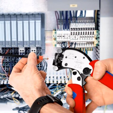 Self adjusting crimping pliers 7 Self adjusting crimping pliers