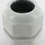 Racor cables plástico M40