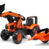 Retroexcavadora Kubota con remolque