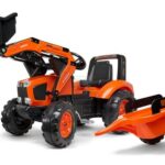 Retroexcavadora Kubota con remolque