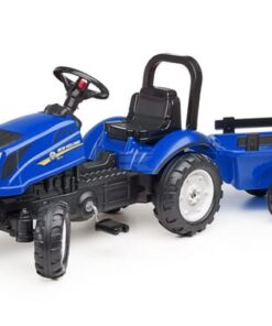 Tractor con remolque y capó abatible New Holland