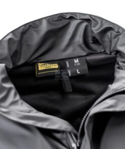 Chubasquero negro talla 50 (M) 24 Chubasquero negro talla 50 (M)