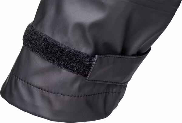 Chubasquero negro talla 50 (M)