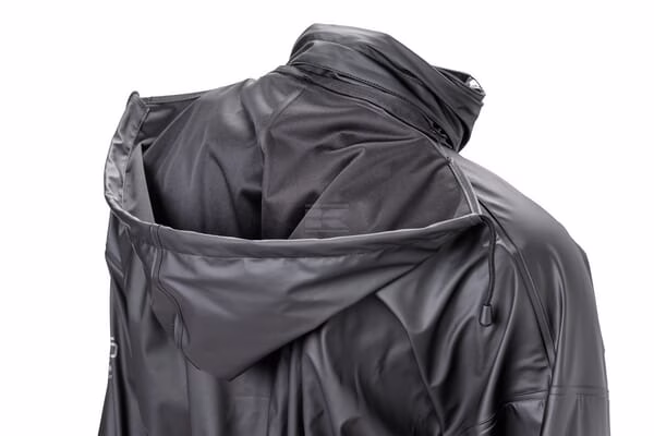 Mono de lluvia negro talla 54 (L) 20 Mono de lluvia negro talla 48 (S)