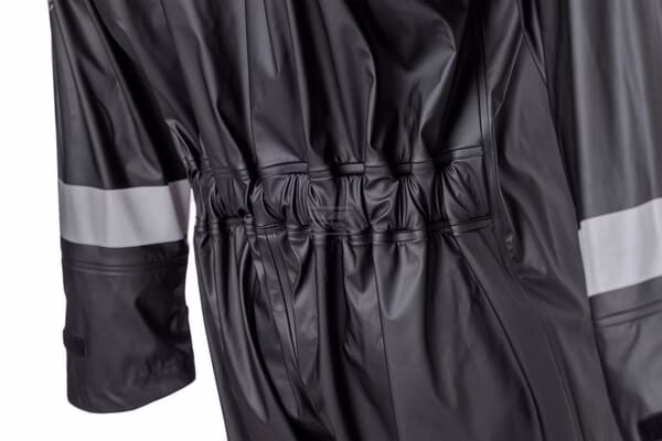 Mono de lluvia negro talla 54 (L)