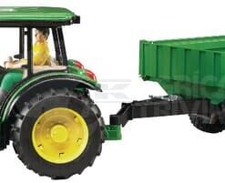 Tractor John Deere 5115M con remolque