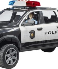 Coche de policía RAM 2500 con policía