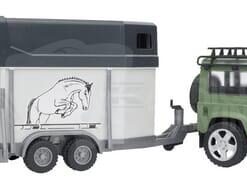 Land Rover Defender con remolque para caballos
