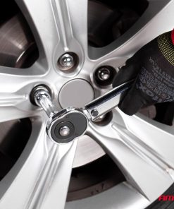 Llave dinamométrica torque (apriete) con copas 17/19/21 mm 40-210 Nm AMiO-02407 10 Llave dinamométrica torque (apriete) con copas 17/19/21 mm 40-210 Nm AMiO-02407