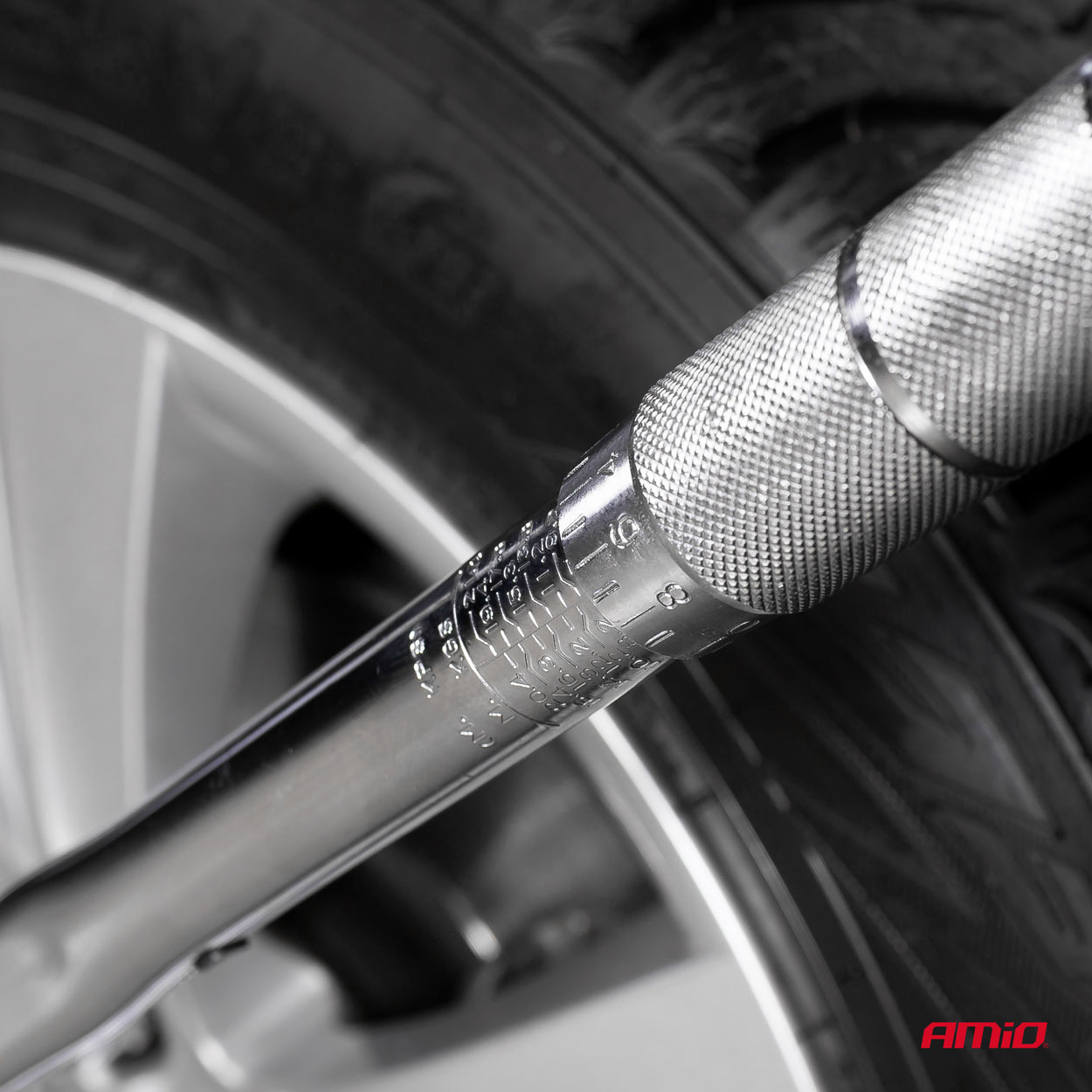 Llave dinamométrica torque (apriete) con copas 17/19/21 mm 40-210 Nm AMiO-02407 5 Llave dinamométrica torque (apriete) con copas 17/19/21 mm 40-210 Nm AMiO-02407