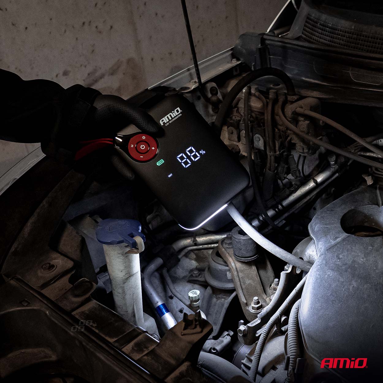 Arrancador de batería 4in1 12V 7,2Ah 600A PRO AMIO-04675 9 Arrancador de batería 4in1 12V 7,2Ah 600A PRO AMIO-04675