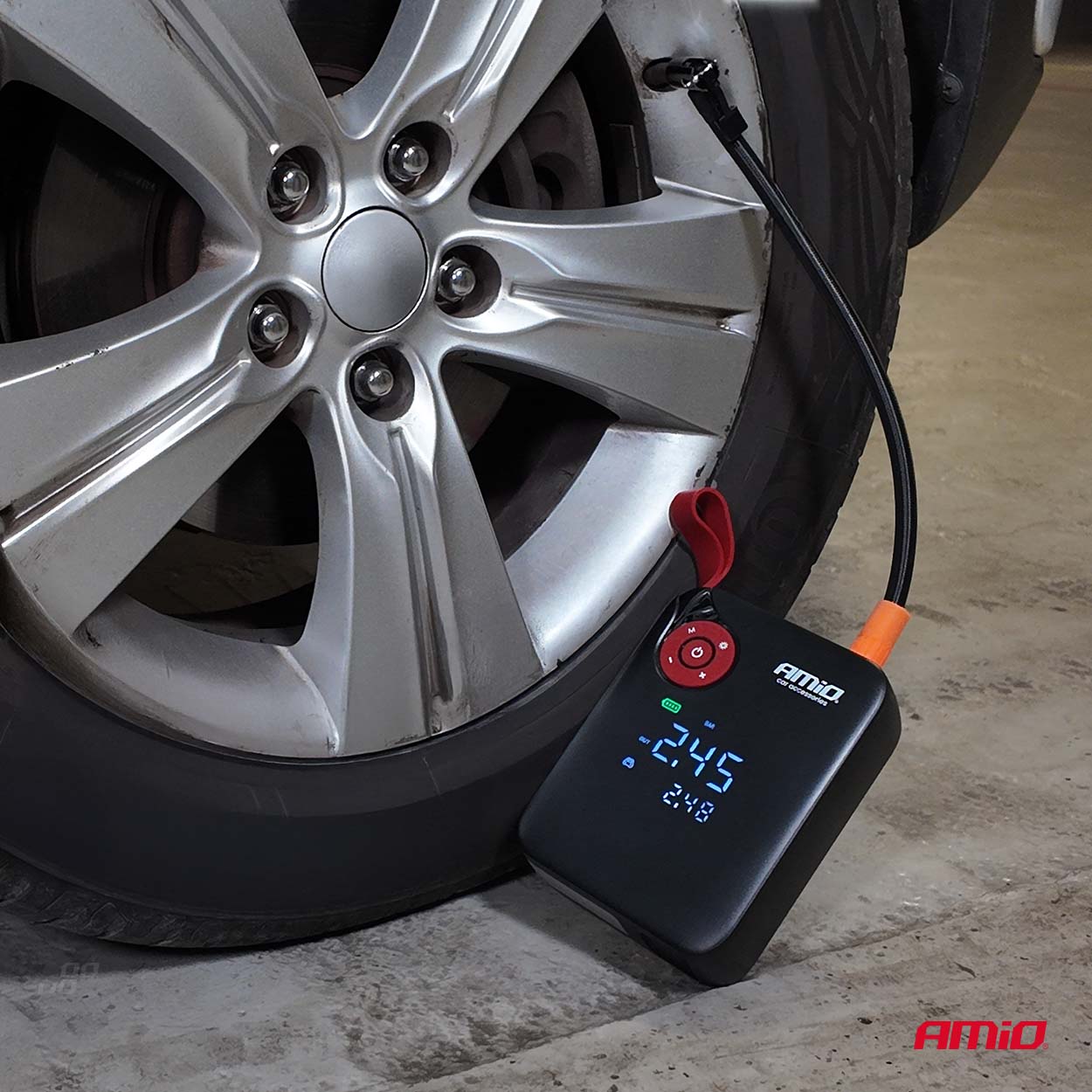 Arrancador de batería 4in1 12V 7,2Ah 600A PRO AMIO-04675 4 Arrancador de batería 4in1 12V 7,2Ah 600A PRO AMIO-04675
