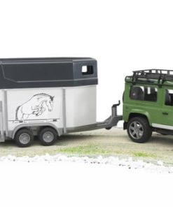 Land Rover Defender con remolque para caballos