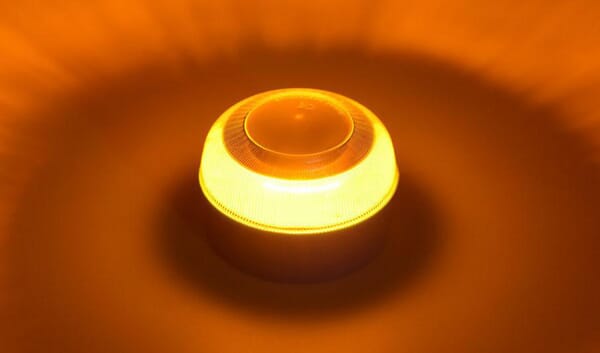 Faro de emergencia destellante/rotativo V16 - 9 V, ámbar/blanco 6 Faro de emergencia destellante/rotativo V16 - 9 V, ámbar/blanco - Imagen 6