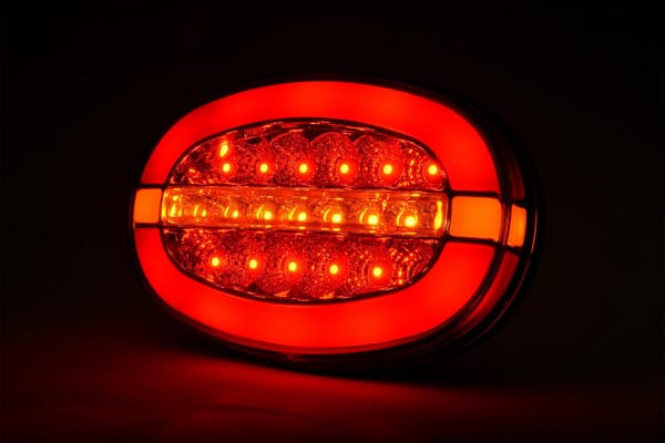 Luz trasera rectangular multifuncional dinámica LED 12-24V KRAMP 19 Luz trasera rectangular multifuncional dinámica LED 12-24V KRAMP - Imagen 19