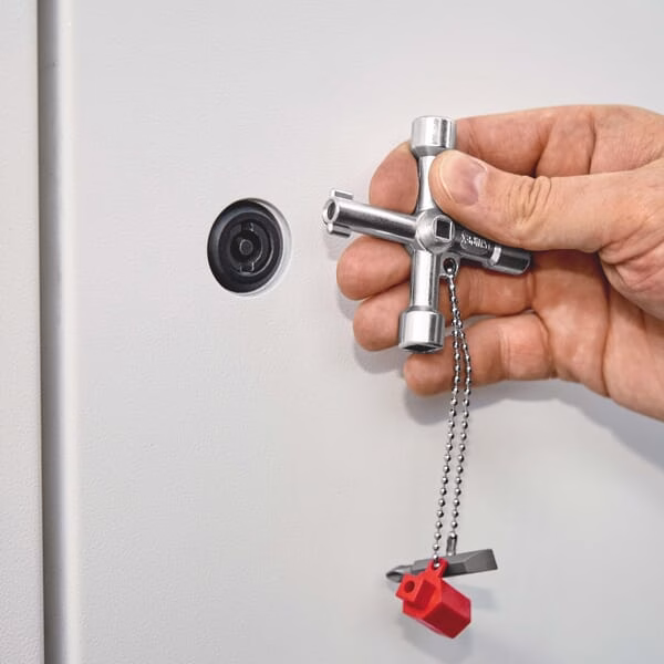 Llave armario de distribución - Imagen 11